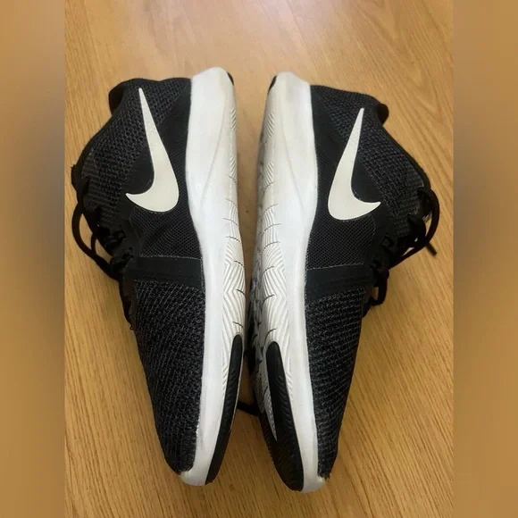 Nike Black Athletic Shoes with Breathable Mesh Design - Picture 9 of 9